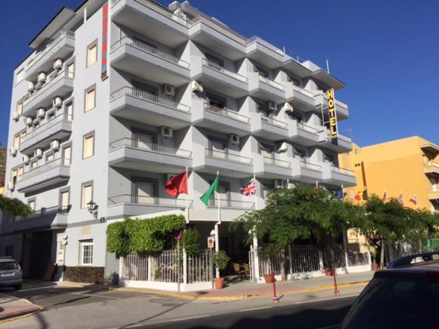 Sacratif 2* Torrenueva (Andalusia)