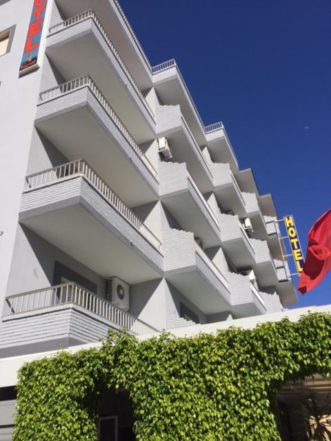 Hotel Sacratif 2*